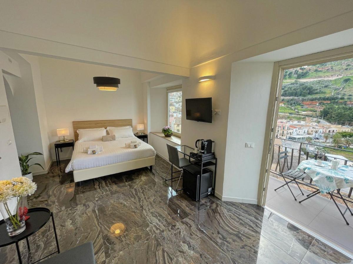 Suite Altamarea "Sea View Studios" Castellammare del Golfo Exterior foto