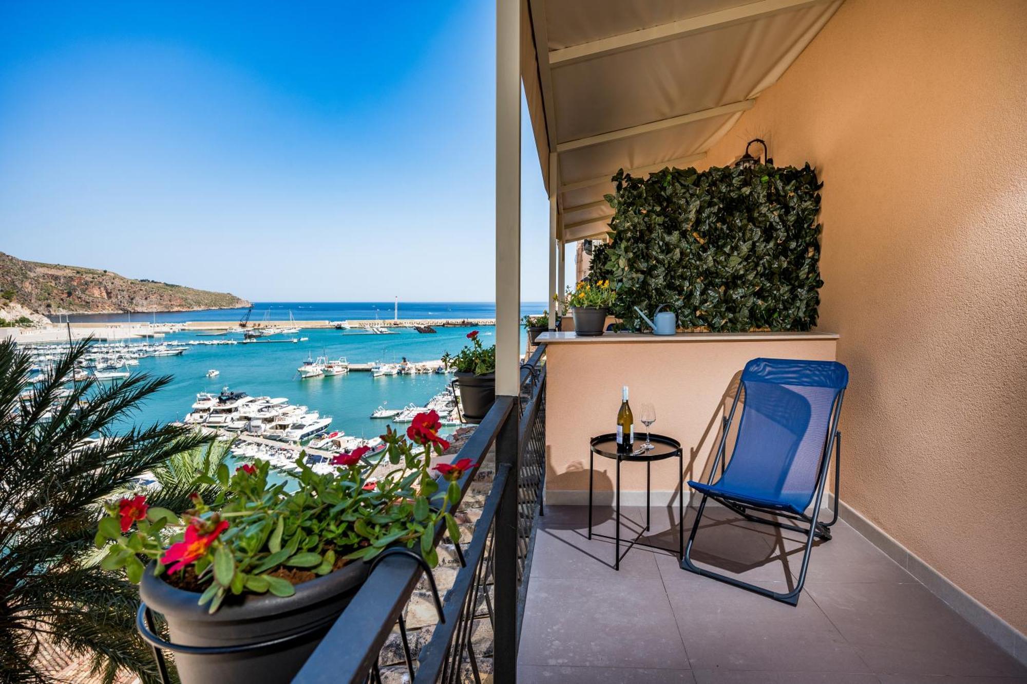 Suite Altamarea "Sea View Studios" Castellammare del Golfo Exterior foto