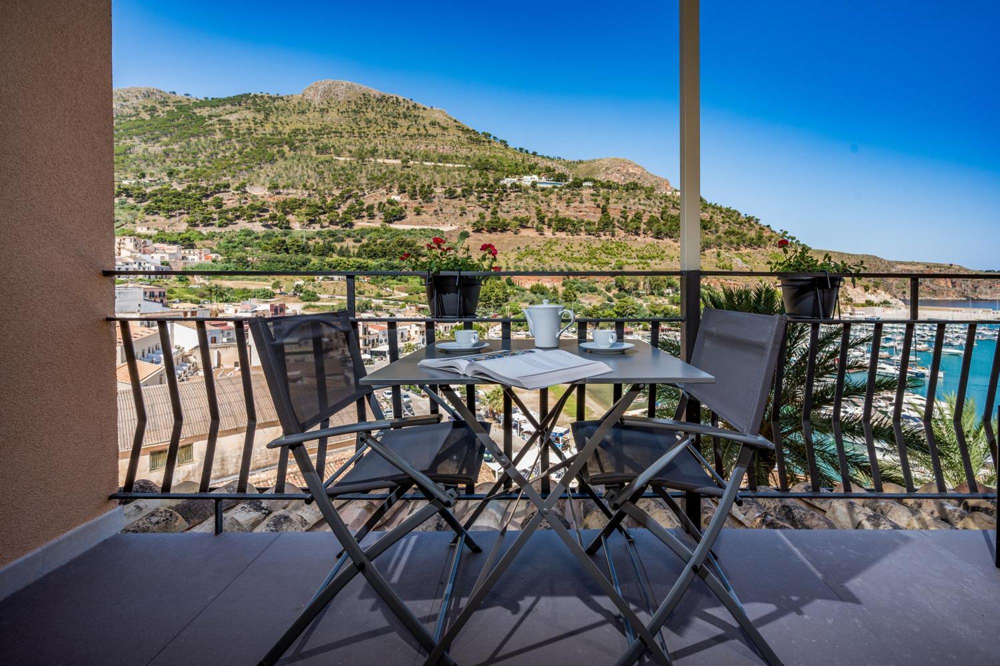 Suite Altamarea "Sea View Studios" Castellammare del Golfo Exterior foto